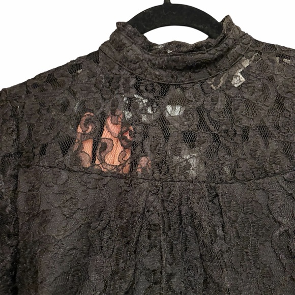 Eve & Maddie Lack Lace Blouse Size S - Picture 4 of 9